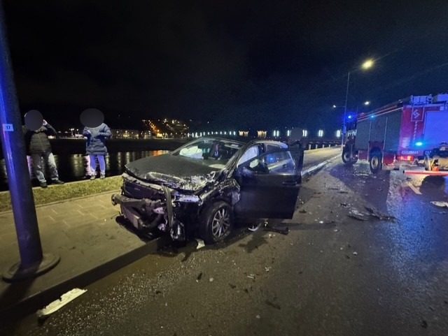 Smarki avarija Kauno centre: automobiliai – suknežinti, yra sužeistųjų (vaizdo įrašai)