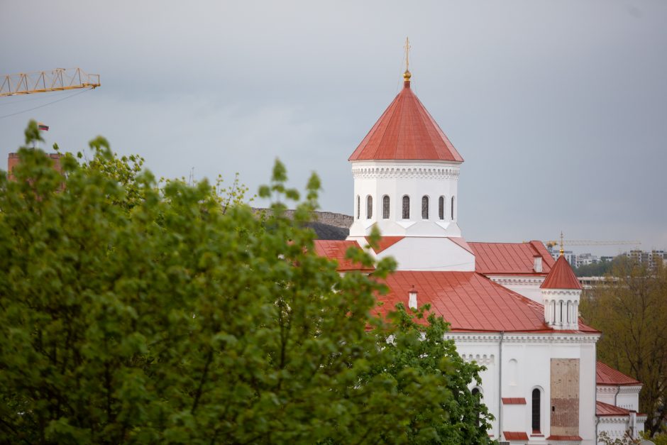 Išpuoliai prieš Vilniaus stačiatikių katedrą tęsiasi: rasti lipdukai su Rusijos simbolika