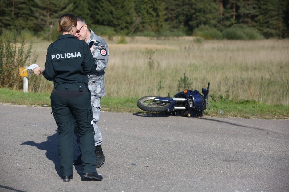 Vilniuje per avariją sužalotas motociklininkas