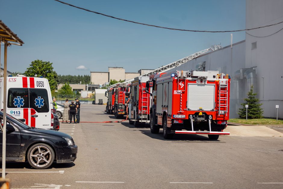 Vilniuje užsiliepsnojo „Pergalės“ fabrikas