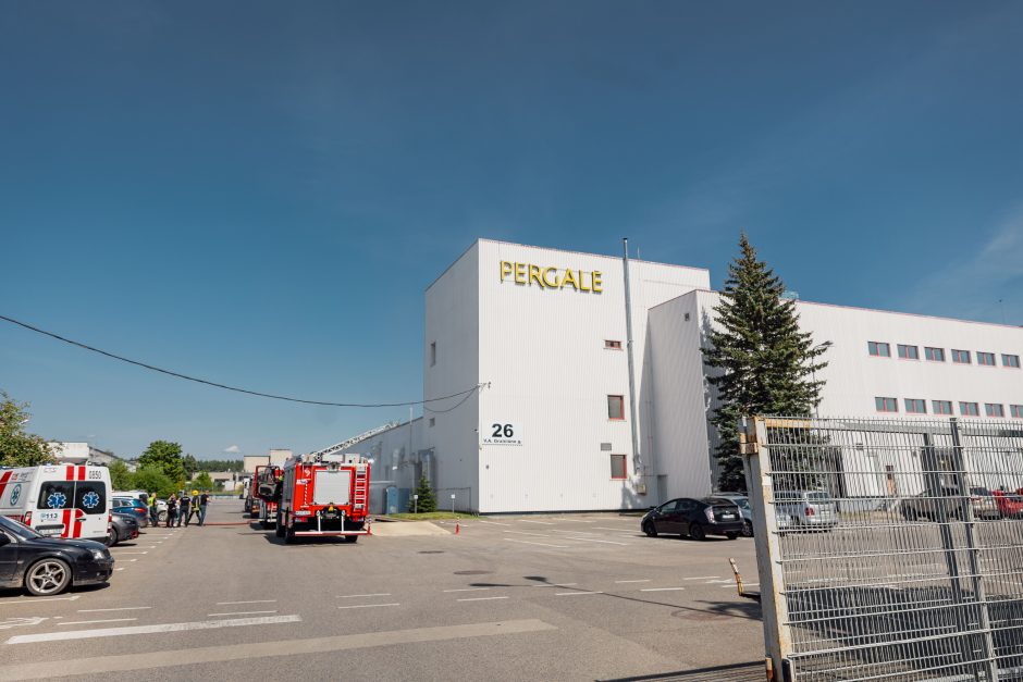 Vilniuje užsiliepsnojo „Pergalės“ fabrikas