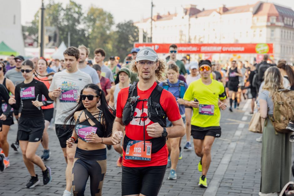 „Svarbu, kad pasirodytume lietuviams“: Vilniaus maratone – 1,2 tūkst. NATO karių