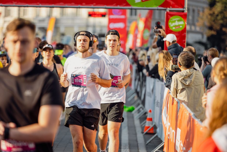 „Svarbu, kad pasirodytume lietuviams“: Vilniaus maratone – 1,2 tūkst. NATO karių