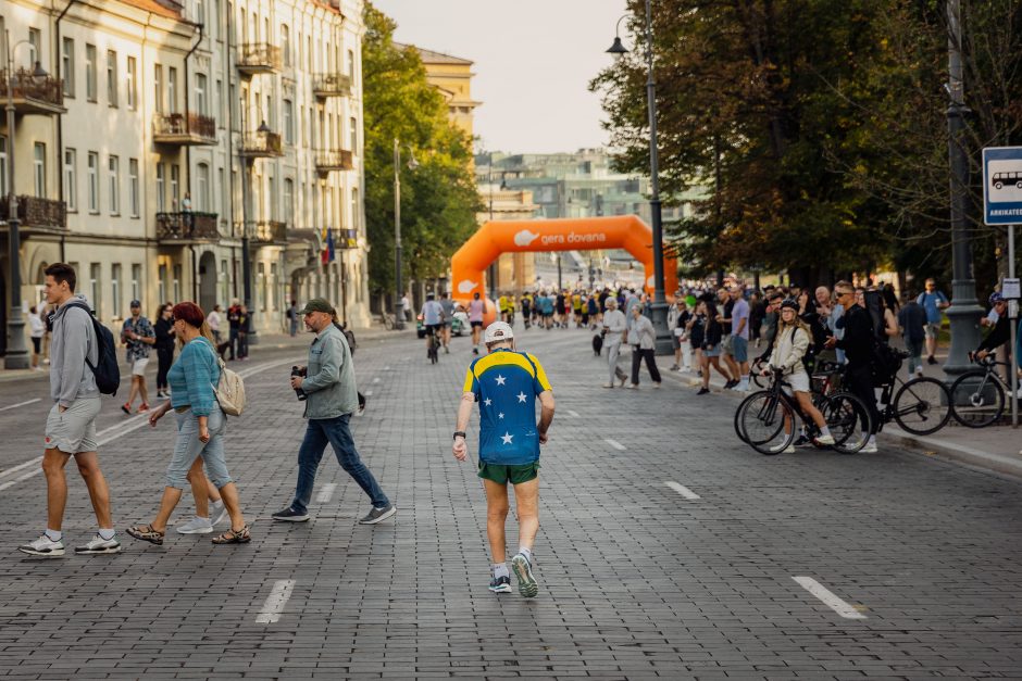 „Svarbu, kad pasirodytume lietuviams“: Vilniaus maratone – 1,2 tūkst. NATO karių