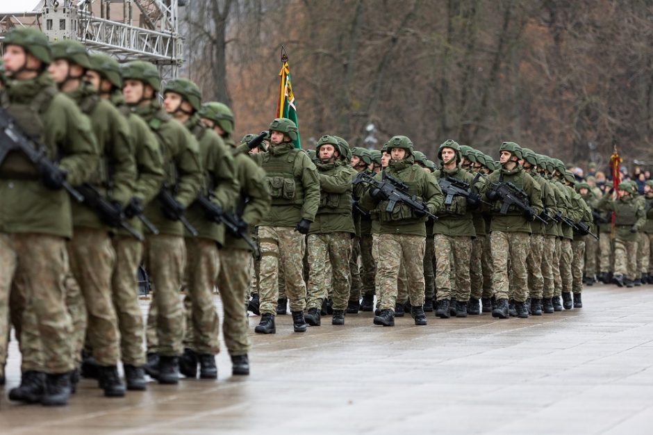 Šiaulių oro uoste kariuomenė planuoja įrengti kareivines