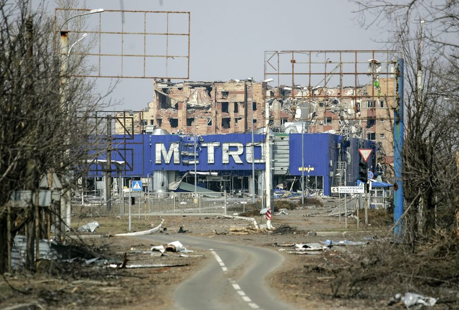 Rusai stato įtvirtinimus palei greitkelį Mariupolis – Doneckas