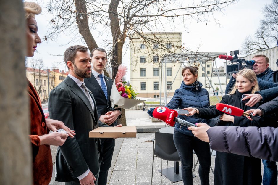 G. Nausėda ištesėjo pažadą – Kaune su rinkėjais susitiko kavos