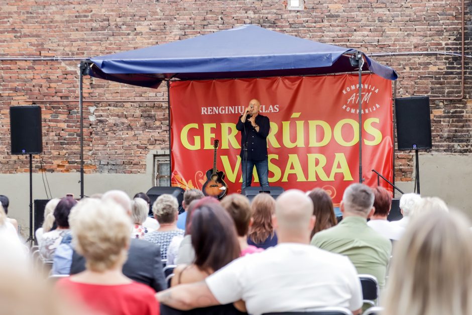 Festivalyje „Gertrūdos vasara“ būrį gerbėjų pritraukė scenos legenda O. Vyšniauskas