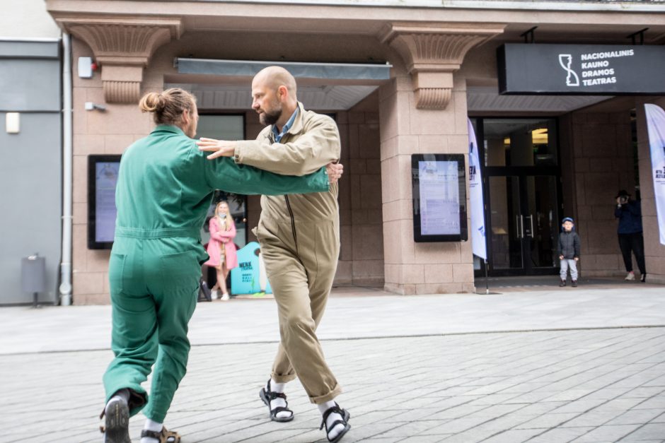 Renginių ištroškę kauniečiai nėrė į teatro festivalį