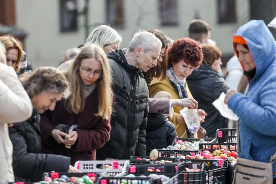 Velykos Kaune: žmonės skuba ne į parduotuves, bet į bažnyčias