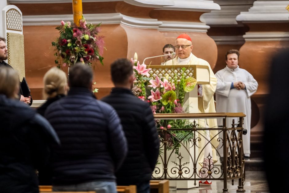 Velykos Kaune: žmonės skuba ne į parduotuves, bet į bažnyčias