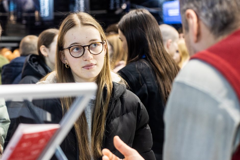 Aukštųjų mokyklų mugėje – būsimųjų studentų vilionės