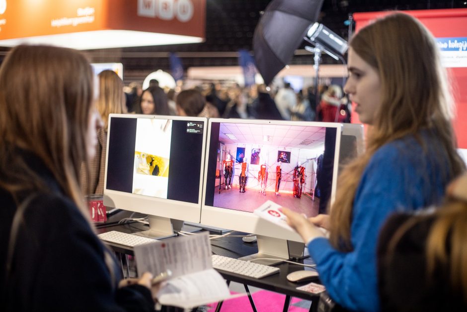 Aukštųjų mokyklų mugėje – būsimųjų studentų vilionės