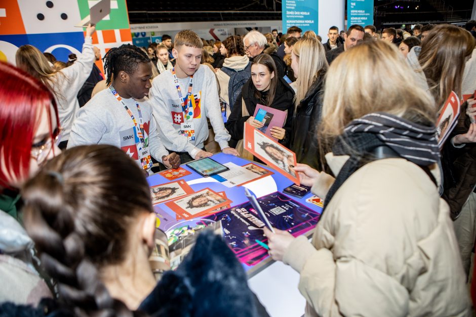 Aukštųjų mokyklų mugėje – būsimųjų studentų vilionės