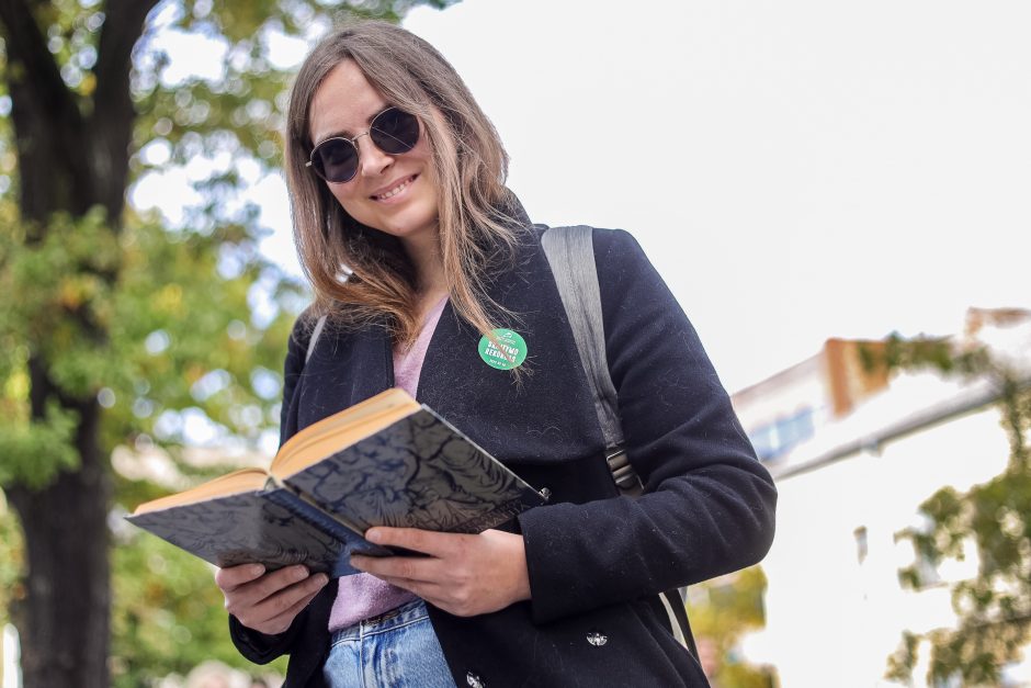 Nepriklausomybės aikštėje siektas skaitymo rekordas: pažiūrėkite, kiek laimingų veidų!