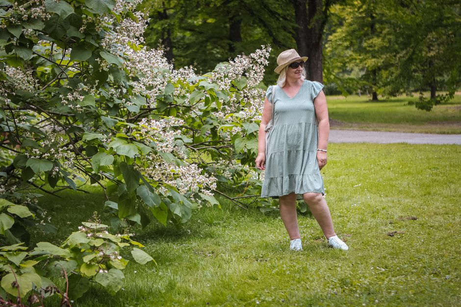 VDU Botanikos sode – naktinėjimas kvapuose ir žieduose 