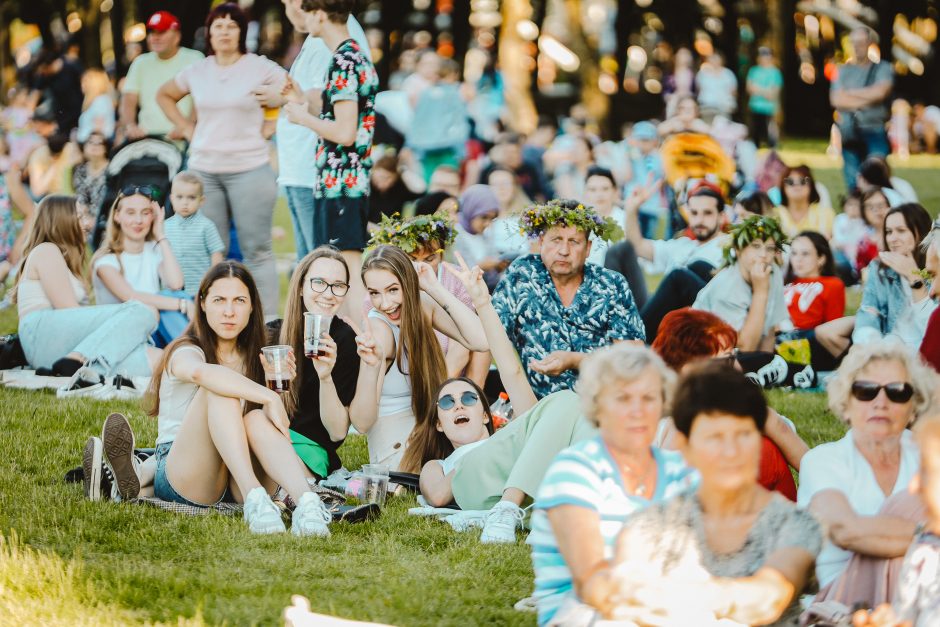 Kaunas švenčia Jonines: Santakoje – labiau tradiciškai, parako sandėlyje – jaunimo stiliumi