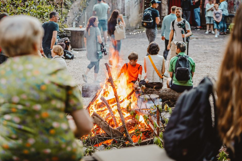 Kaunas švenčia Jonines: Santakoje – labiau tradiciškai, parako sandėlyje – jaunimo stiliumi