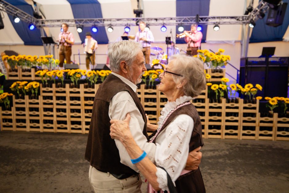 Praūžė „Volfas Engelman Oktoberfestas“: šventinis ritualas, bavariškos tradicijos ir princo vizitas