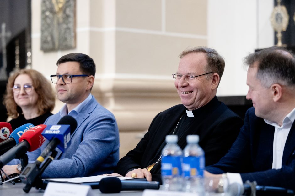 Vilniaus arkikatedros požemiuose atrasta slaptavietė su laidojimo karūnomis