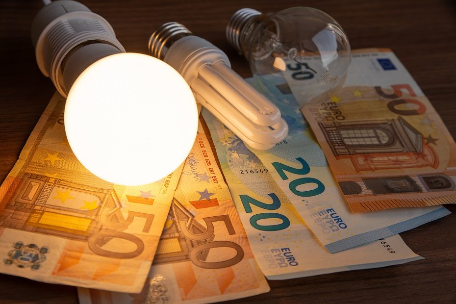 Gyventojai viliojami pigesniais elektros planais: ar verta keisti tiekėją? 