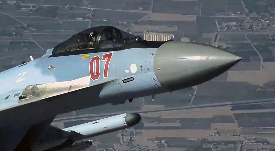 JAV kariuomenė: rusų naikintuvas paleido signalinių raketų į droną virš Sirijos