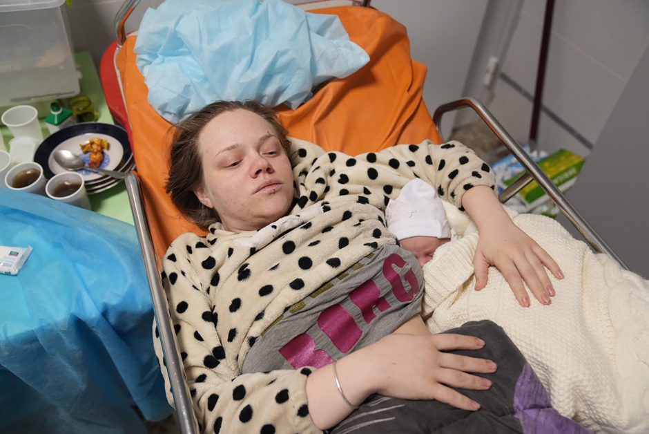 Ukrainoje sužeista nėštukė – žinoma nuomonės formuotoja: sulaukė kaltinimų ir puolimo internete