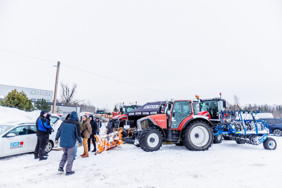 Lietuvos žemdirbiai ruošiasi protestui – Vilniuje renkasi traktoriai, kita technika