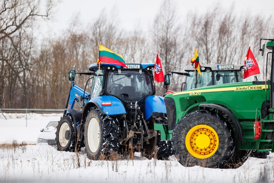 Lietuvos žemdirbiai ruošiasi protestui – Vilniuje renkasi traktoriai, kita technika