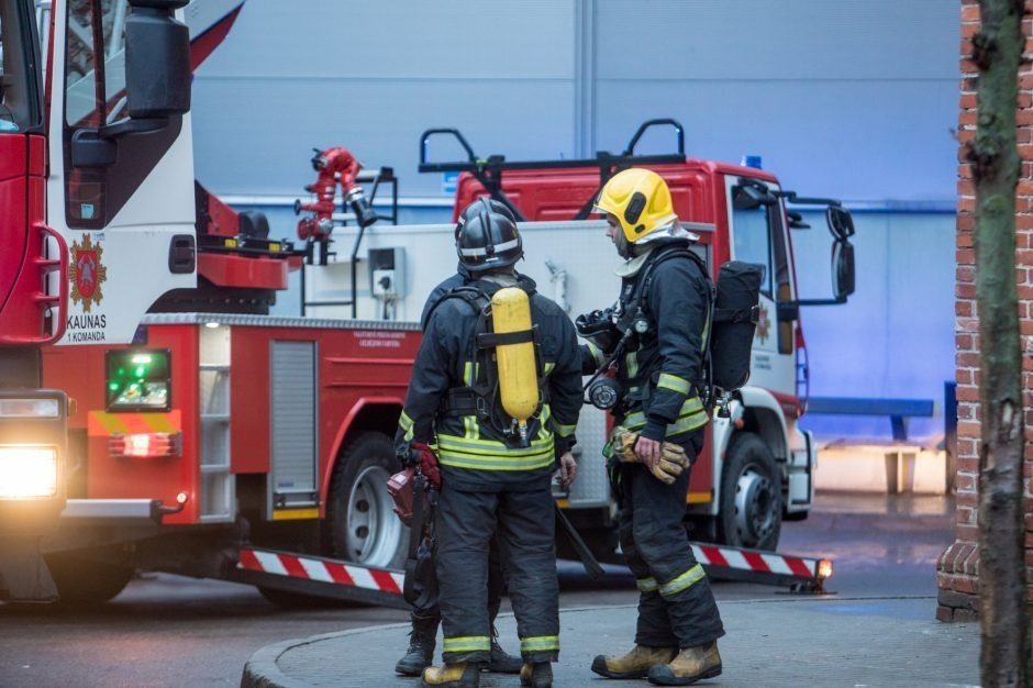 Paauglių pamėgta susibūrimo vieta „Akropolyje“ vėl sulaukė Kauno specialiųjų tarnybų dėmesio