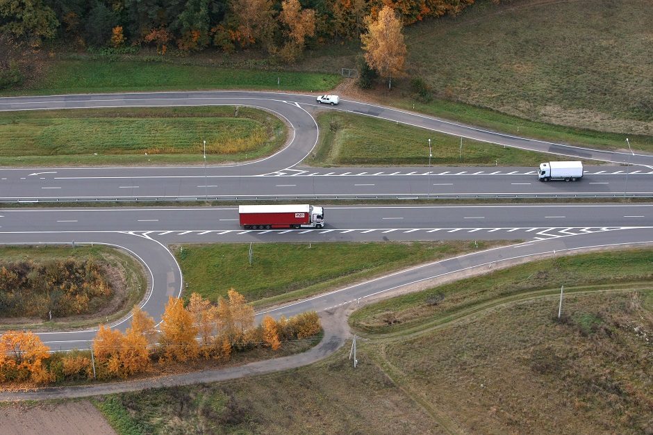 Nuo lapkričio 1 d. keičiasi maksimalus leidžiamas greitis automagistralėse ir greitkeliuose