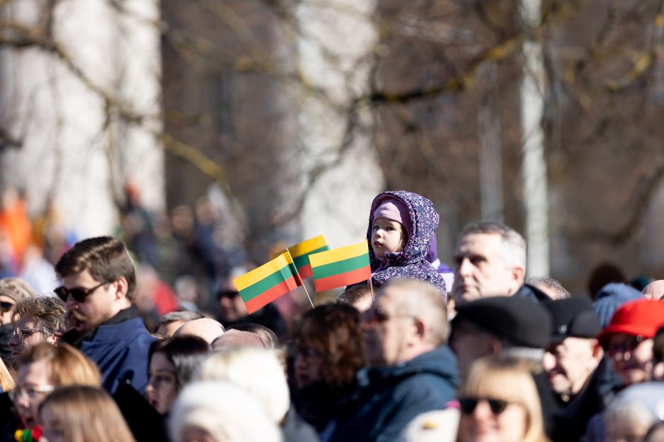 Šalies vadovai minint Kovo 11-ąją ragina nepasiduoti baimėms ir veikti drąsiai