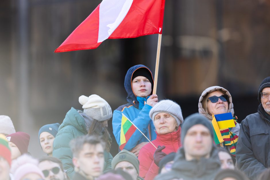 Šalies vadovai minint Kovo 11-ąją ragina nepasiduoti baimėms ir veikti drąsiai