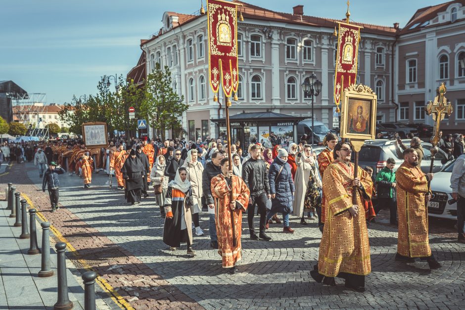 Tūkstančiai stačiatikių  išreiškė savo požiūrį į bandymus suskaldyti bažnyčią