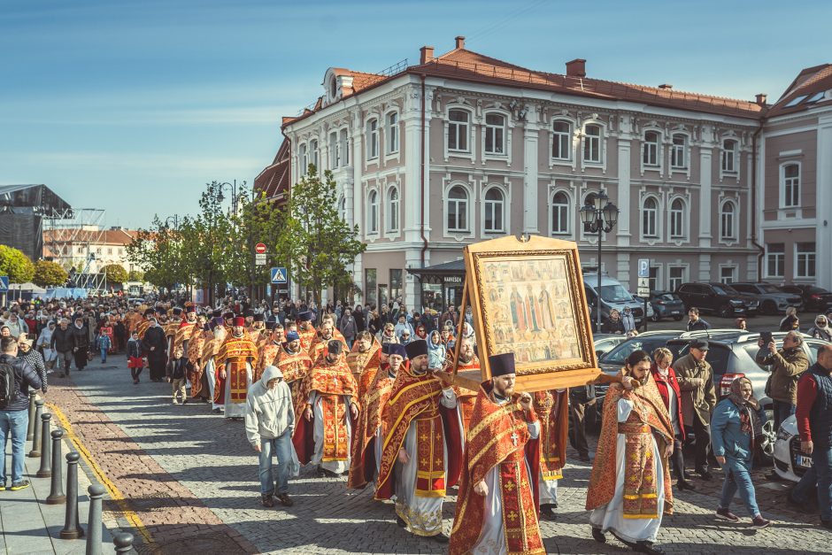 Tūkstančiai stačiatikių  išreiškė savo požiūrį į bandymus suskaldyti bažnyčią