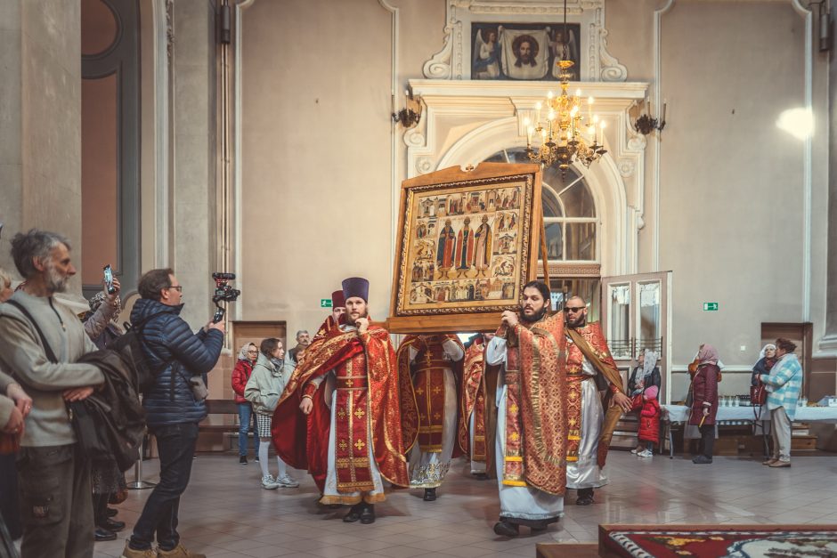 Tūkstančiai stačiatikių  išreiškė savo požiūrį į bandymus suskaldyti bažnyčią