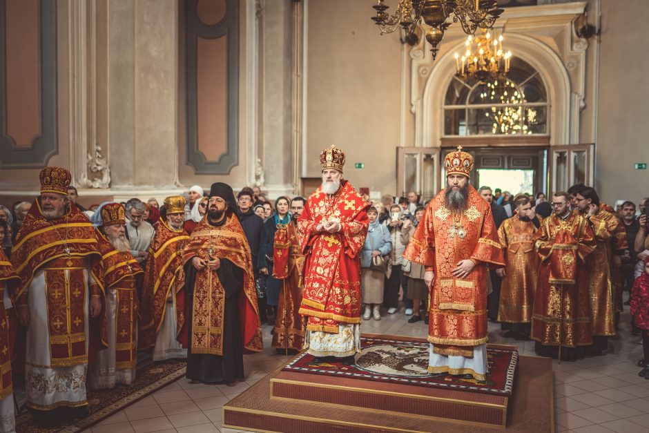 Tūkstančiai stačiatikių  išreiškė savo požiūrį į bandymus suskaldyti bažnyčią