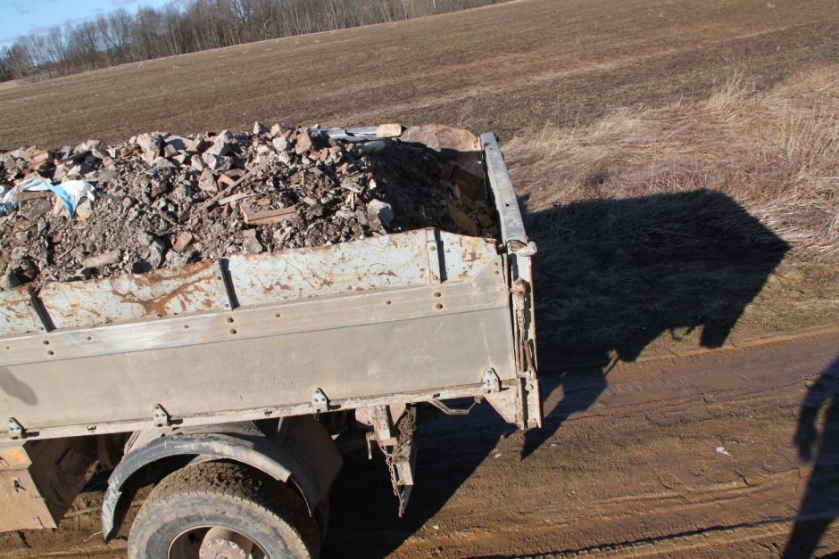 Šiaulių aplinkosaugininkai per kovą nustatė 16 neteisėto atliekų laikymo, šalinimo atvejų