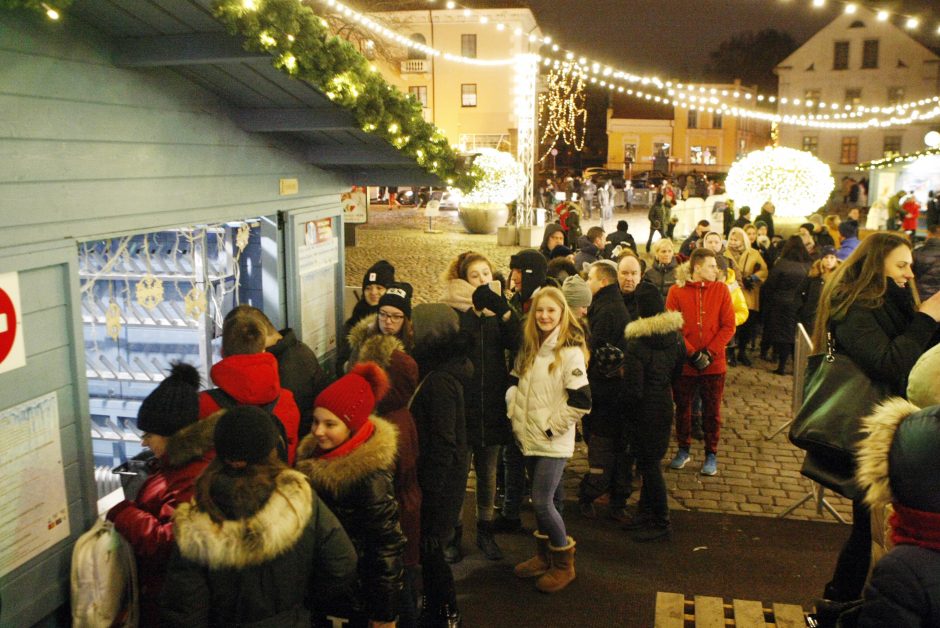 Prie čiuožyklos Teatro aikštėje – ažiotažas: liko visai nedaug