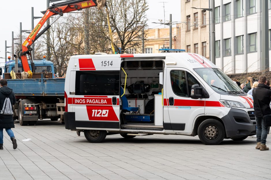 Darbo inspekcija dėl incidento Laisvės alėjoje pradėjo tyrimą: įžvelgia pažeidimų