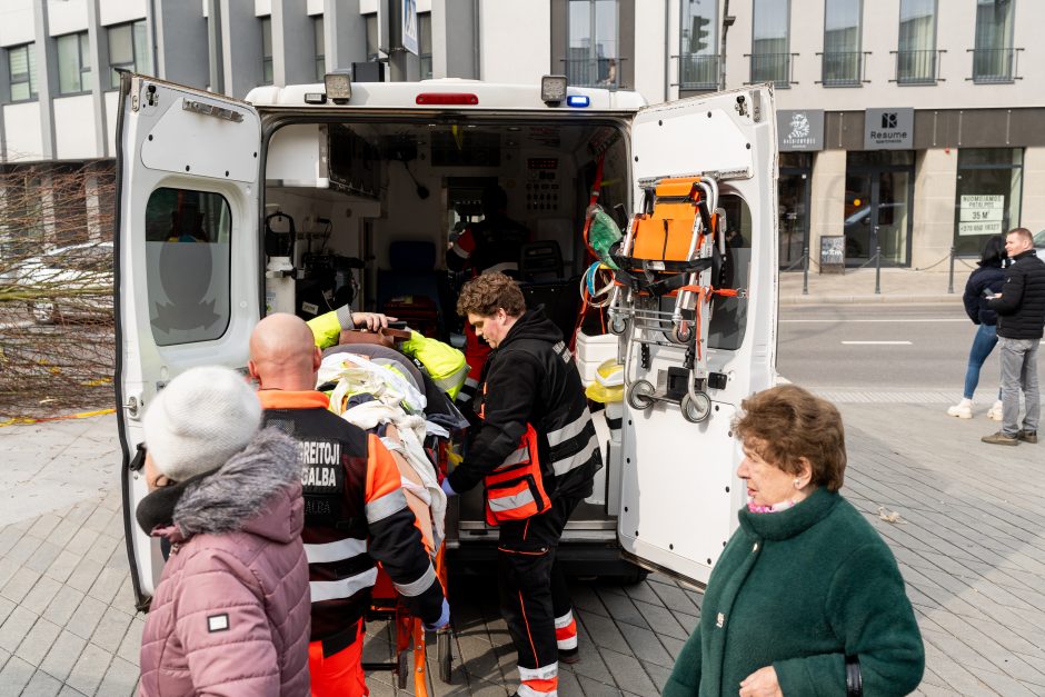 Darbo inspekcija dėl incidento Laisvės alėjoje pradėjo tyrimą: įžvelgia pažeidimų