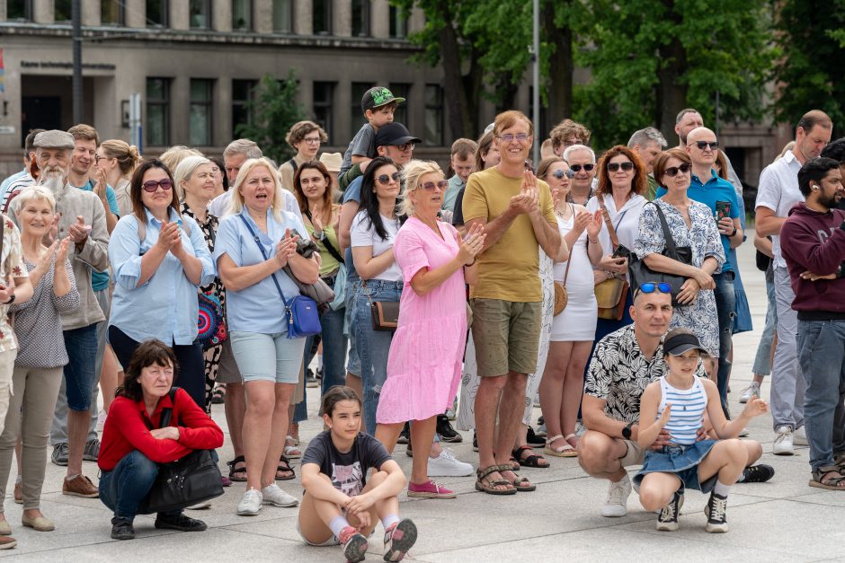 Orkestrai parodė savo galią – susibūrė įspūdingam bendram pasirodymui