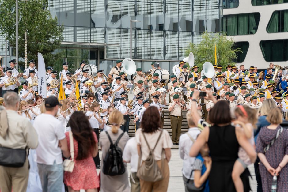 Orkestrai parodė savo galią – susibūrė įspūdingam bendram pasirodymui