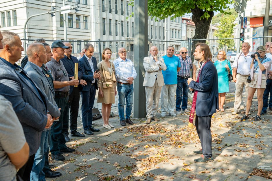 Įsibėgėja policijai skirto obelisko statybos: įkasta kapsulė