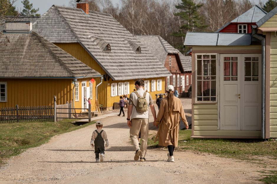 Velykų šventė Rumšiškėse: žmonės mėgavosi geru oru ir pramogomis  