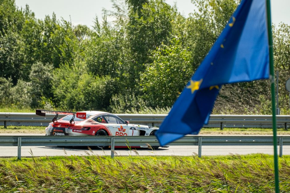 „Aurum 1006 km lenktynėse“ – lyderių rokiruotės ir vienų favoritų pasitraukimas