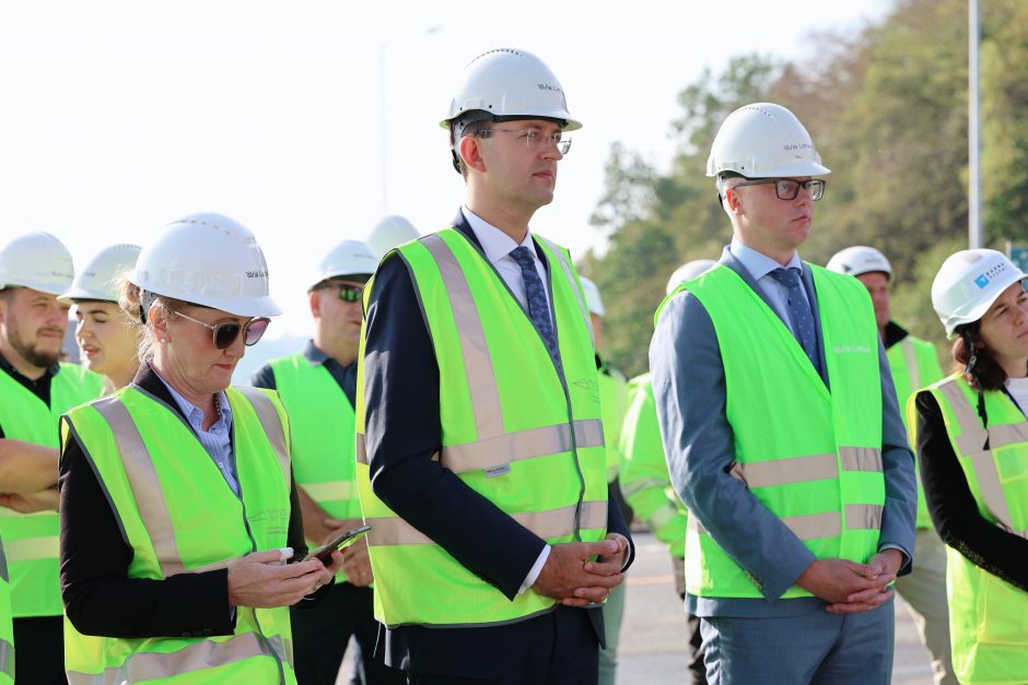 Istorinė diena: judriausioje šalies magistralėje oficialiai atidarytas naujas tiltas per Nerį