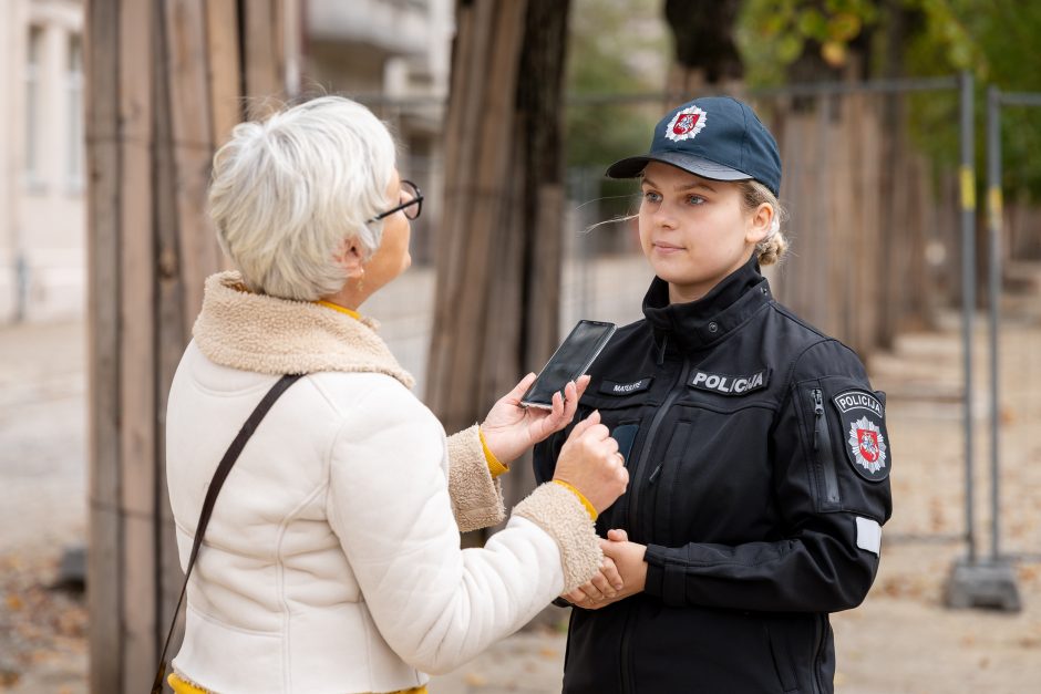 Policijos veteranai prie obelisko pagerbė kolegas