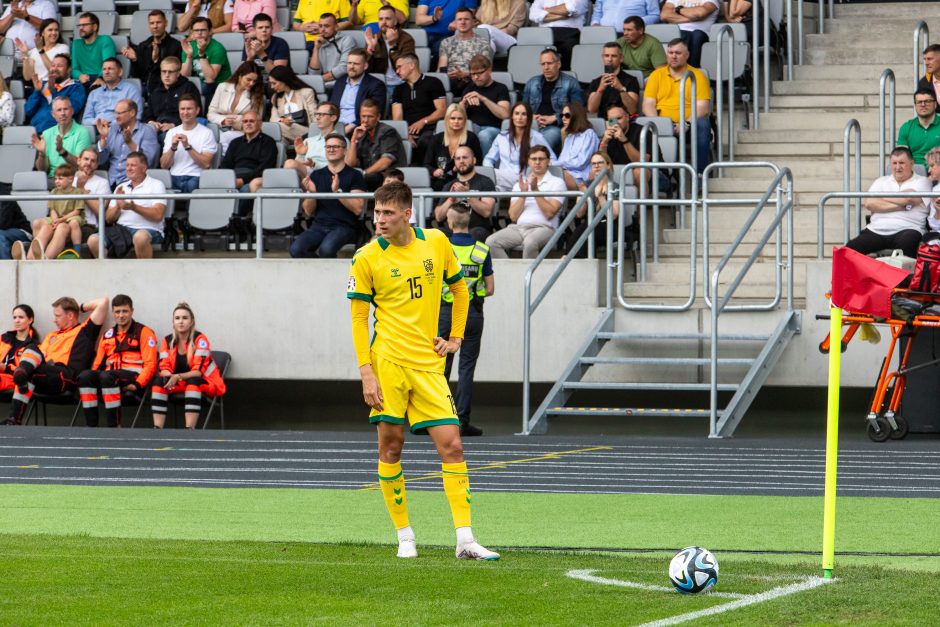 Lietuvos futbolo rinktinė pirmavo, bet rungtynes su bulgarais baigė lygiosiomis