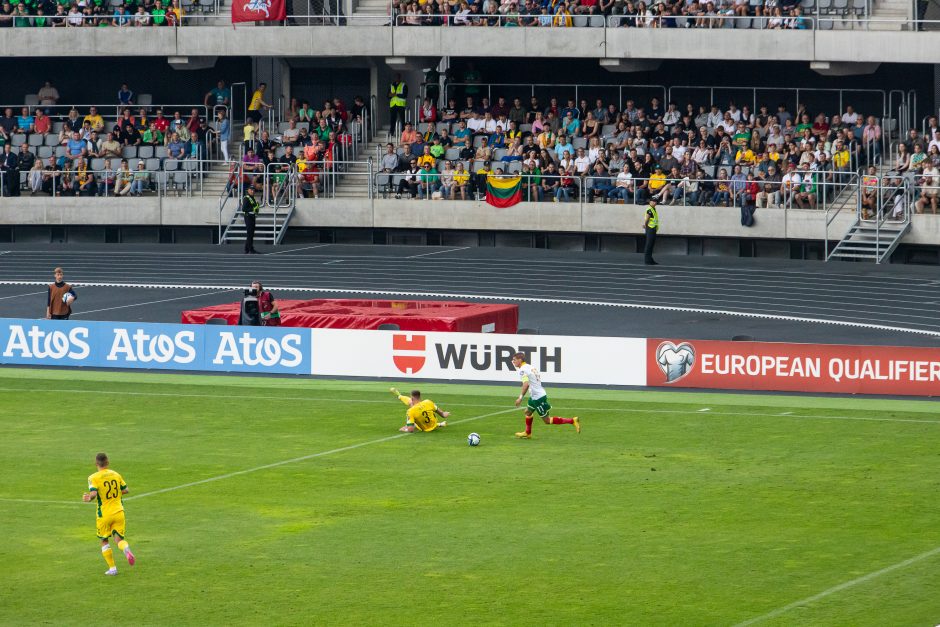 Lietuvos futbolo rinktinė pirmavo, bet rungtynes su bulgarais baigė lygiosiomis